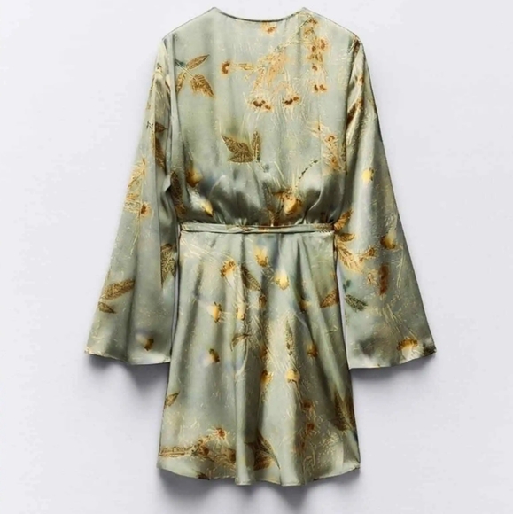 ZARA BLOGGER FAVORITE PRINTED SATIN EFFECT PAREO DRESS - Picture 9 of 11